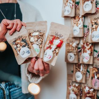 Advent se nezadržitelně blíží, ale nemusíte panikařit. U nás pořídíte zdravé dobroty do adventních kalendářů pro malé i...